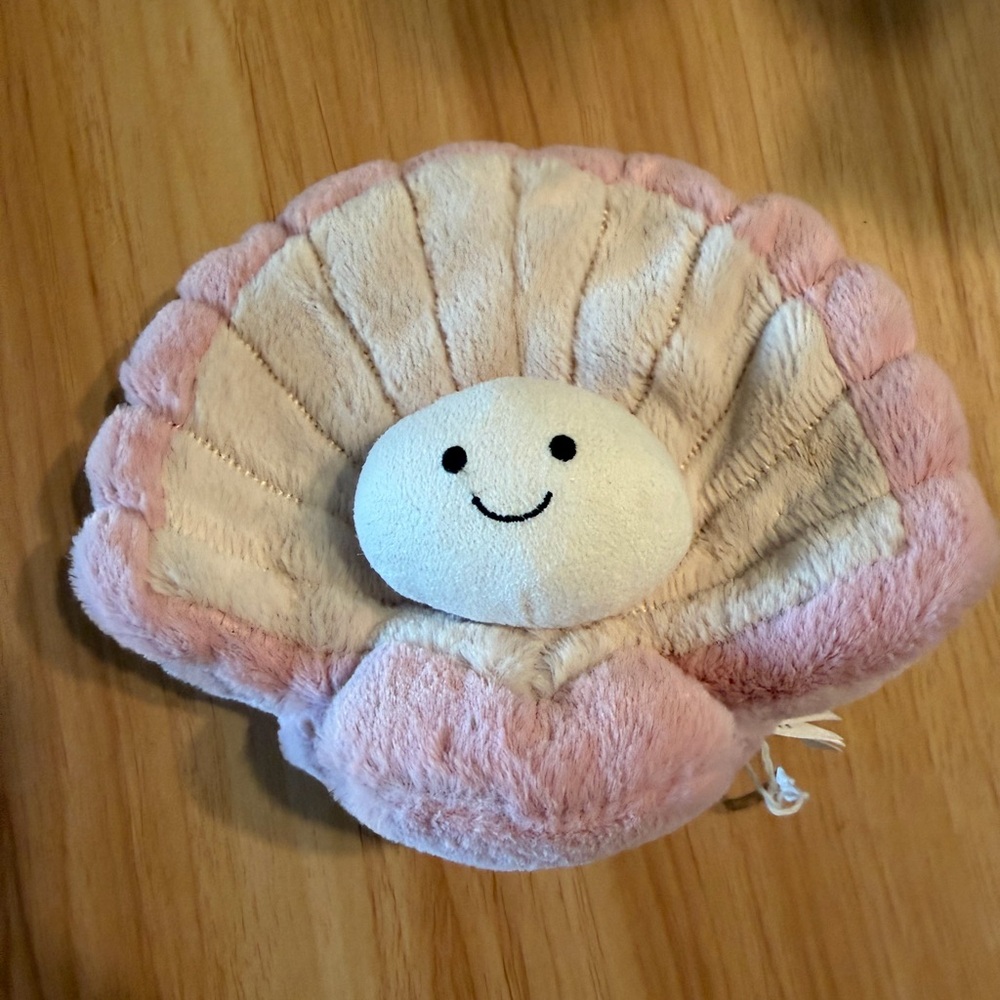 NWOT Jellycat Clemmie retired